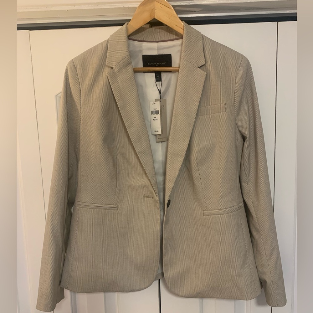 NWT Pinstripe Tan Seersucker Blazer 6P Banana Republic